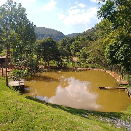 Sitio Pe Da Serra - Pousada Rural กาปีตอลิโอ ภายนอก รูปภาพ