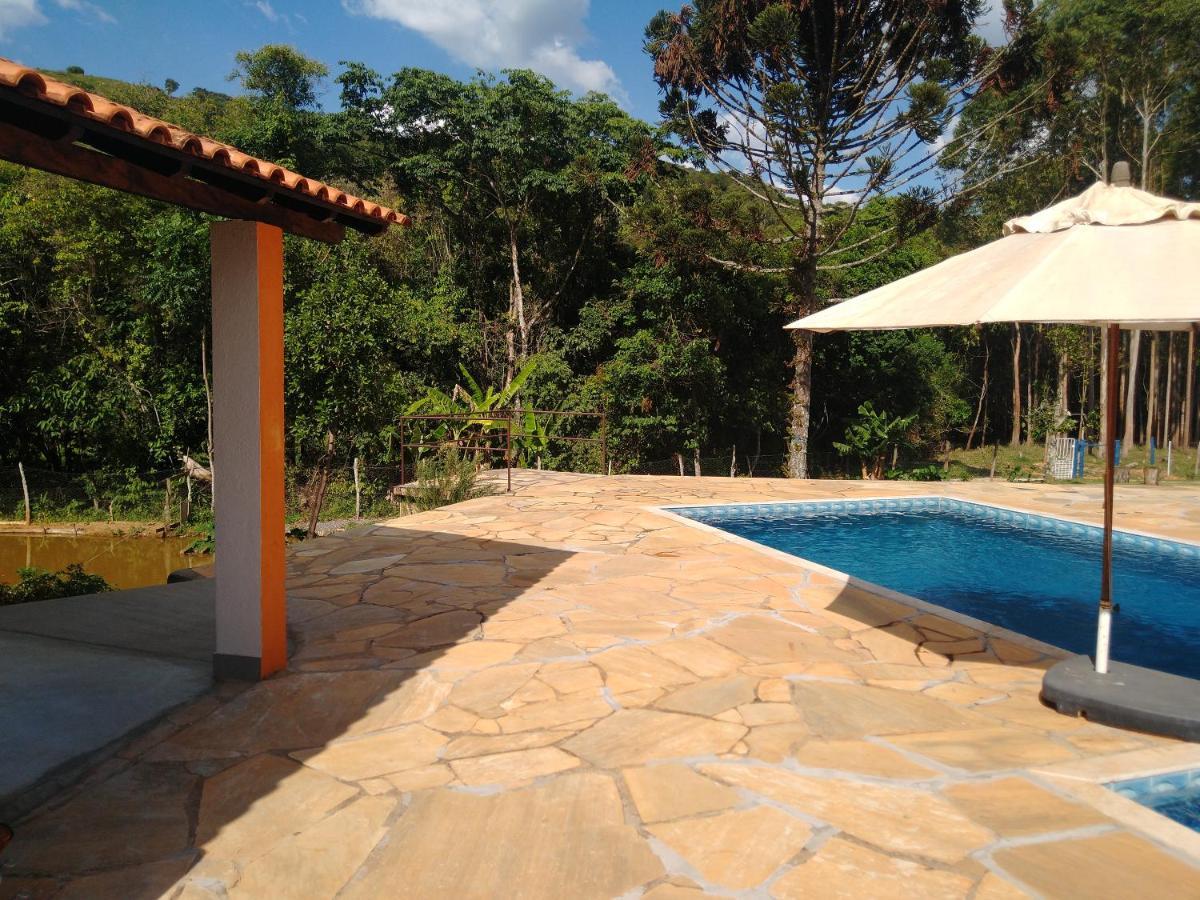 Sitio Pe Da Serra - Pousada Rural กาปีตอลิโอ ภายนอก รูปภาพ
