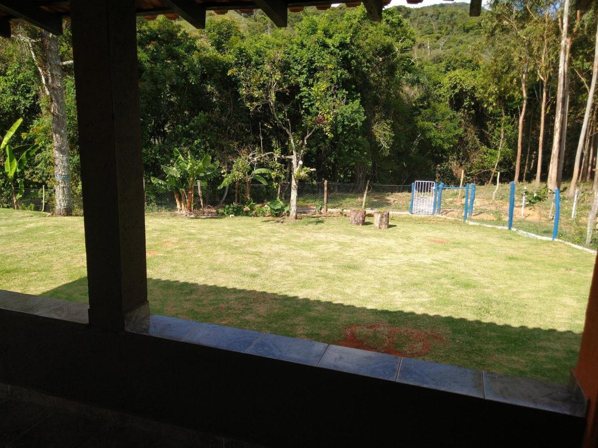 Sitio Pe Da Serra - Pousada Rural กาปีตอลิโอ ภายนอก รูปภาพ